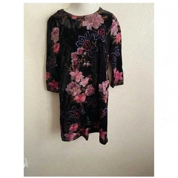 🆕 ECI Vintage Floral Embroidery Velvet Dress 8🆕 - Picture 2 of 12